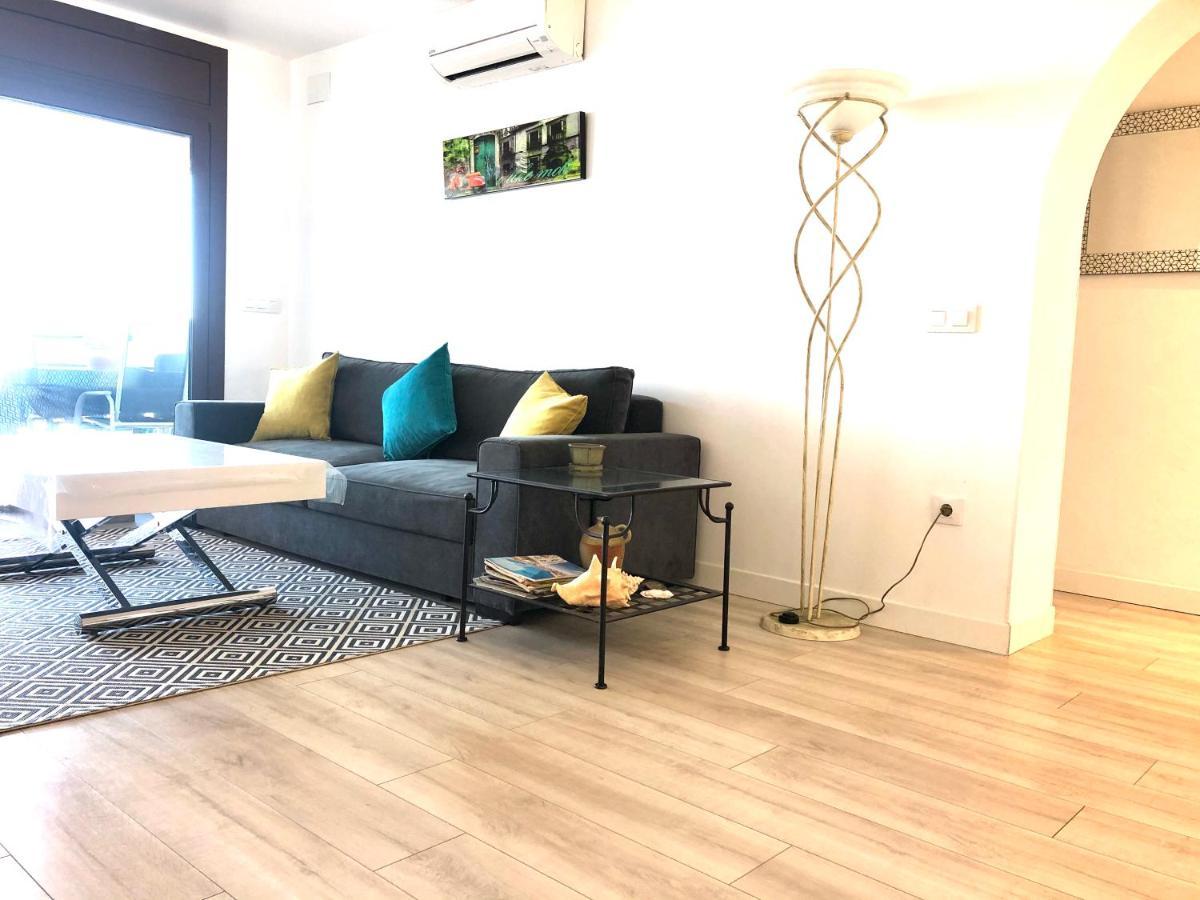 Bajo Apartment Roses